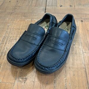 Naturino navy leather polo loafers